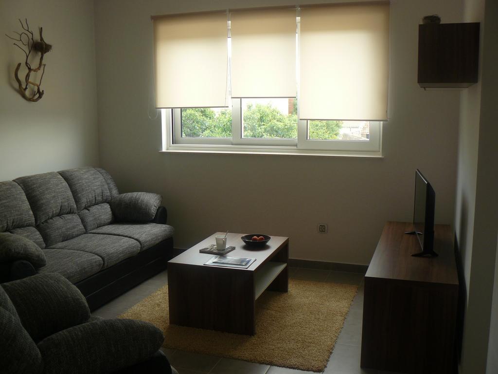 My Nest Accommodation Привлака Екстериор снимка