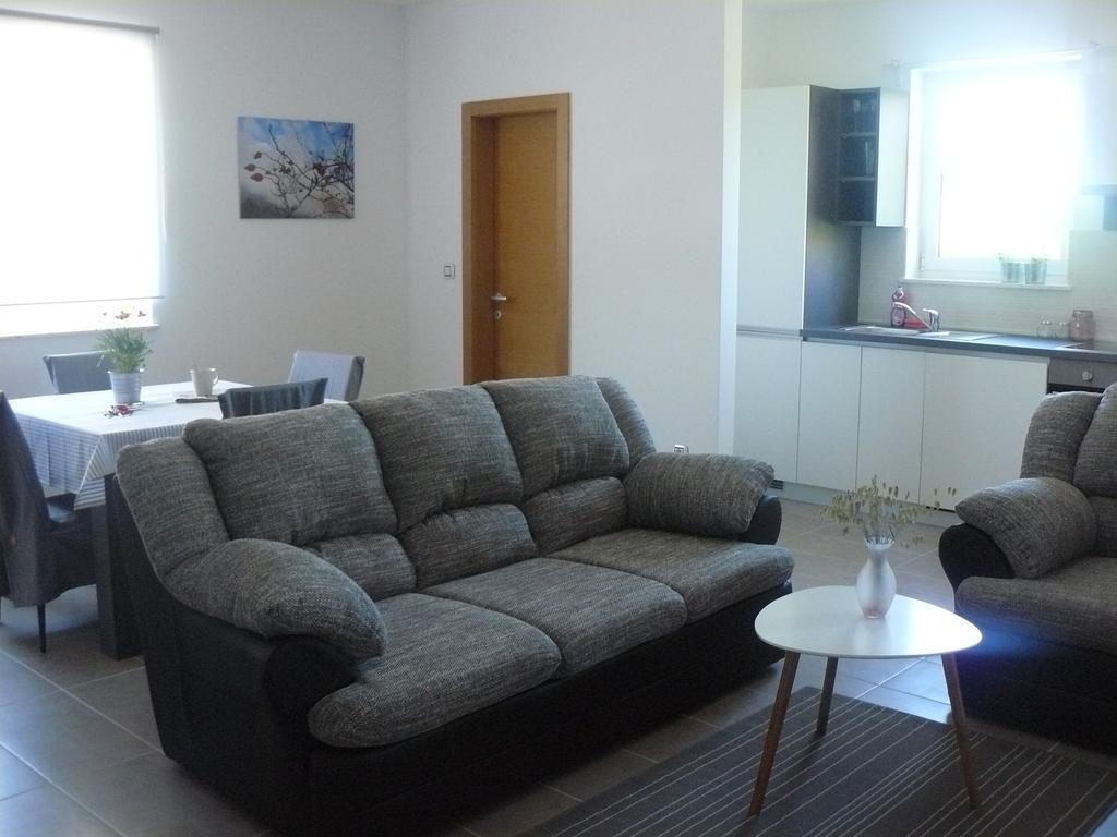 My Nest Accommodation Привлака Екстериор снимка
