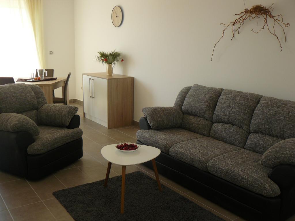 My Nest Accommodation Привлака Екстериор снимка