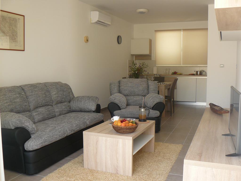 My Nest Accommodation Привлака Екстериор снимка